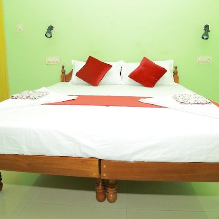 Shirleys Beach Hotel Kovalam Ngoại thất bức ảnh