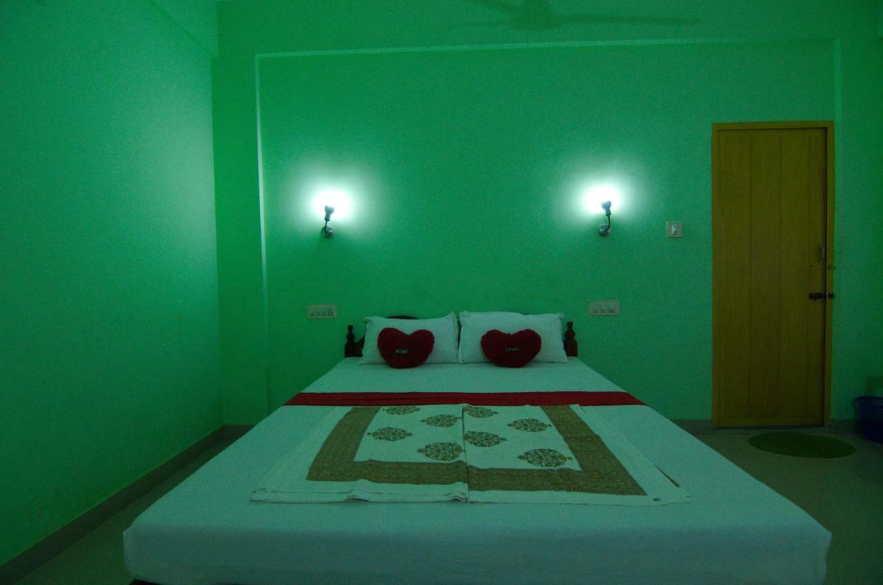 Shirleys Beach Hotel Kovalam Ngoại thất bức ảnh